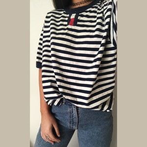 Vintage Tommy Hilfiger tee⚡️⚡️⚡️